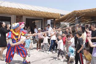 重武器对轰！瓦兰丘纳斯半场12中8砍17分3板 对位约基奇丝毫不虚